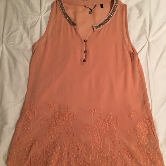 Buckle Tops - Buckle boutique peach-colored beaded top - Small